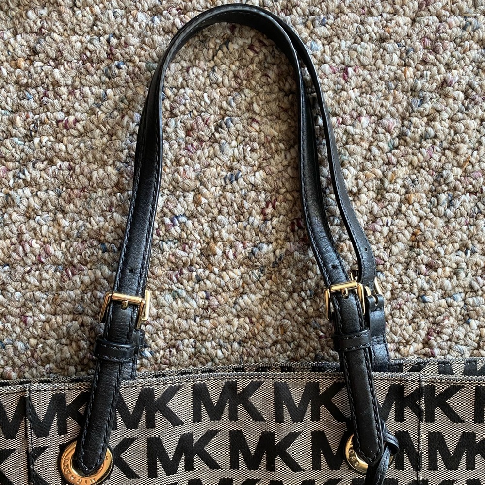 Michael Kors purse / TOTE - Picture 2 of 5